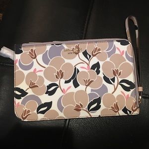 Kate spade Cameron medium breezy wristlet